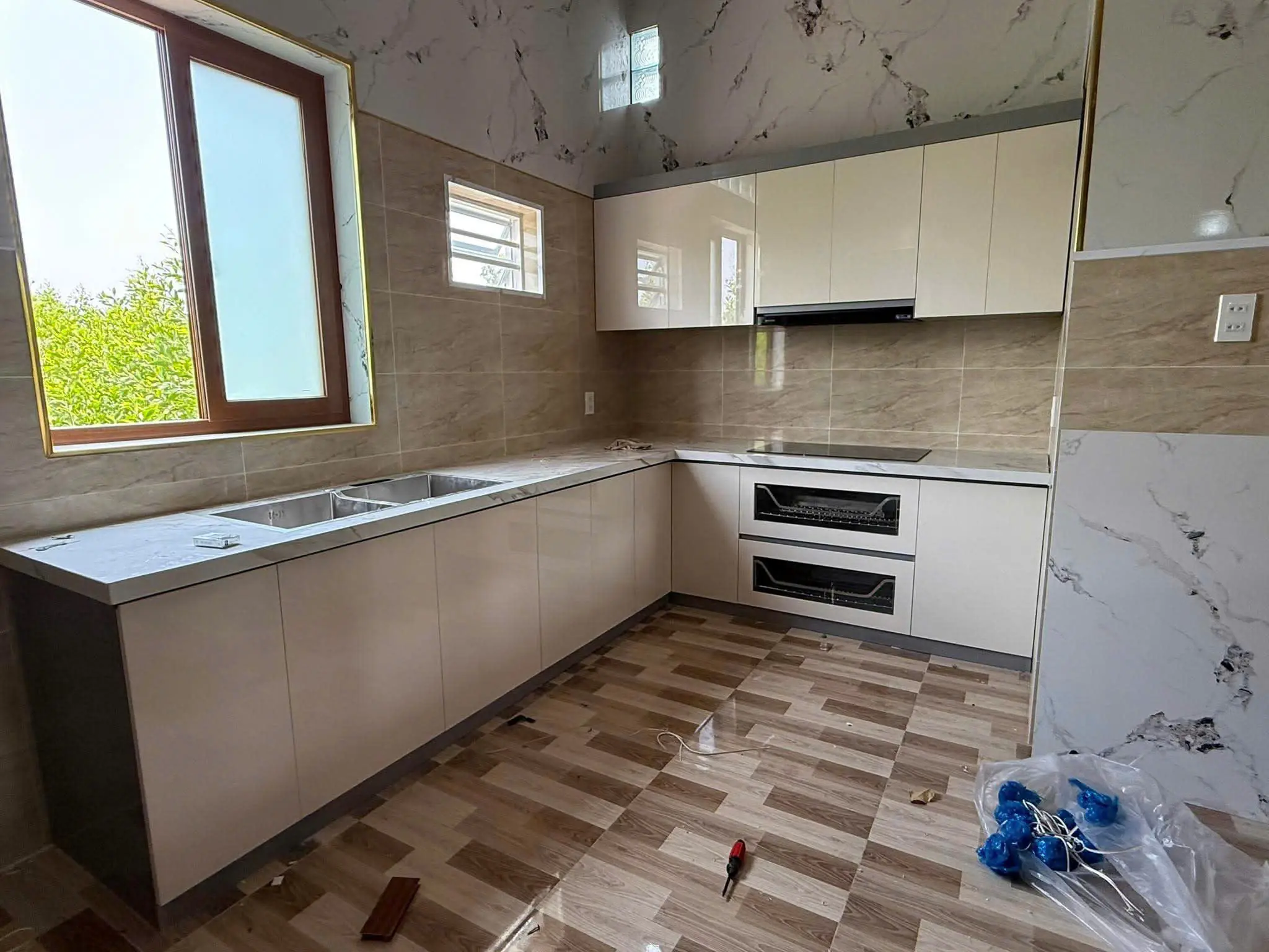 Tủ Bếp Hiện Đại Sang Trọng, Thiết Kế Đẹp | Nội Thất QL Home Bình Chánh